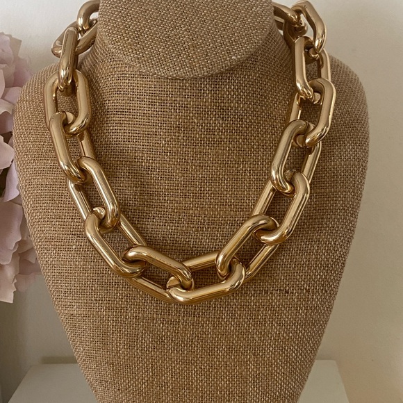 Gold Chunky Link Necklace - Modern Statement Jewelry - Picture 2 of 6